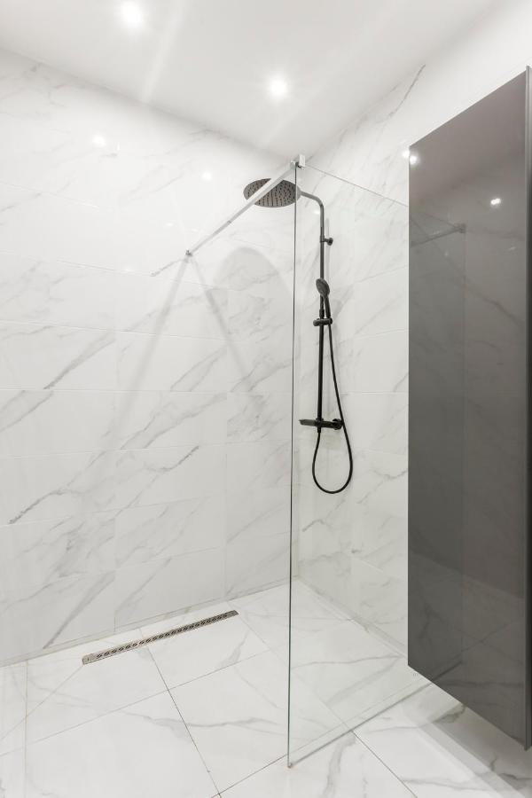 180 Suite Eden, Luxury Apt At Sacre Coeur Paris Bagian luar foto